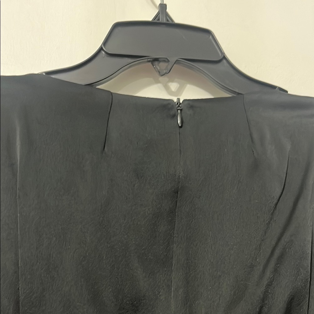 St. John Silver and Black V-neck 3/4 Sleeve Silk Dress with Side Slit NWT 2 - Picture 6 of 9